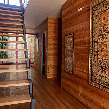 Large Duplex House With Terrace In Daire *
