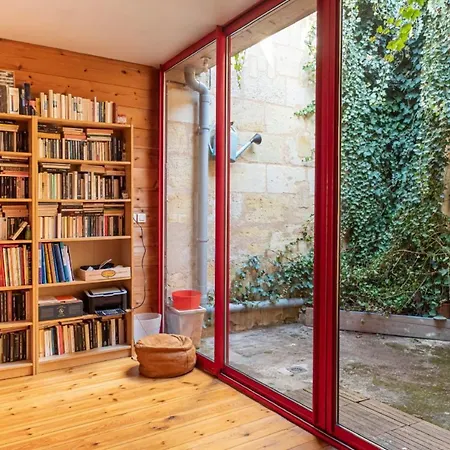 Large Duplex House With Terrace In * Bordeaux